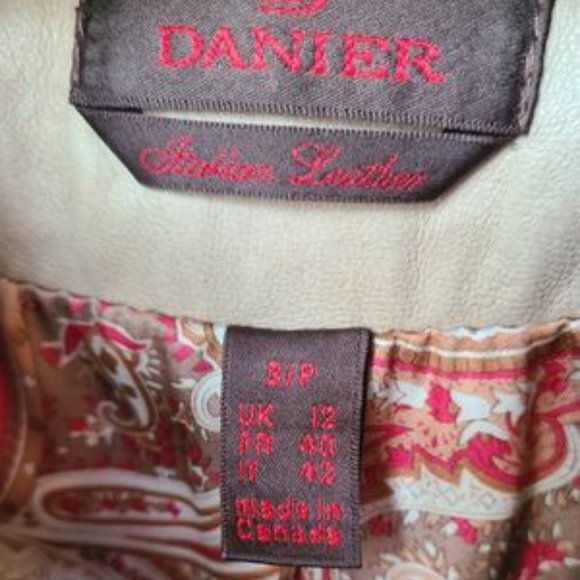 Danier Leather 3 Button Jacket - Picture 4 of 7